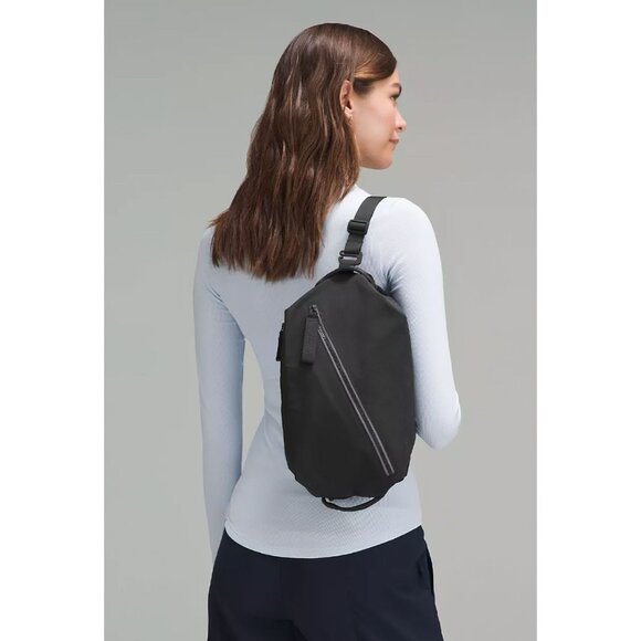 Lululemon Fast Track Bag 2.0 10L Black OS - Picture 1 of 14